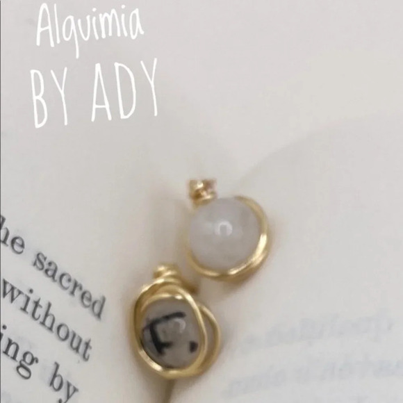 Rutile /Rutilated quartz stud 8mm earrings/gold dainty/handmade - Picture 1 of 3